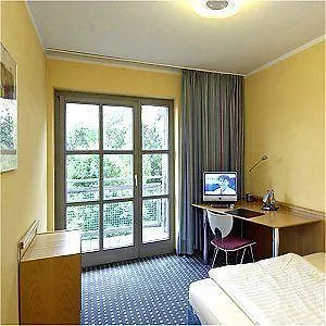 Commundo Tagungshotel 3* 伊斯马宁