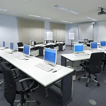 Commundo Tagungshotel Szálloda Ismaning
