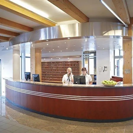 Commundo Tagungshotel Szálloda Ismaning