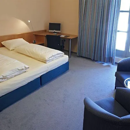 Szálloda Commundo Tagungshotel Ismaning
